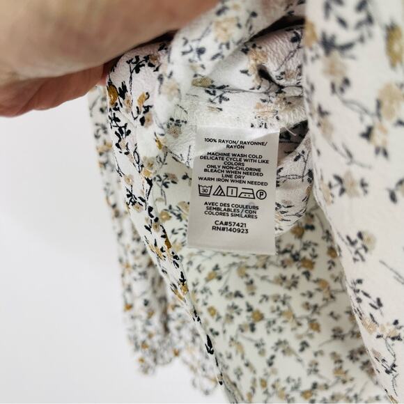 Loft white tan floral cottagecore ruffle button blouse top medium - Picture 8 of 8
